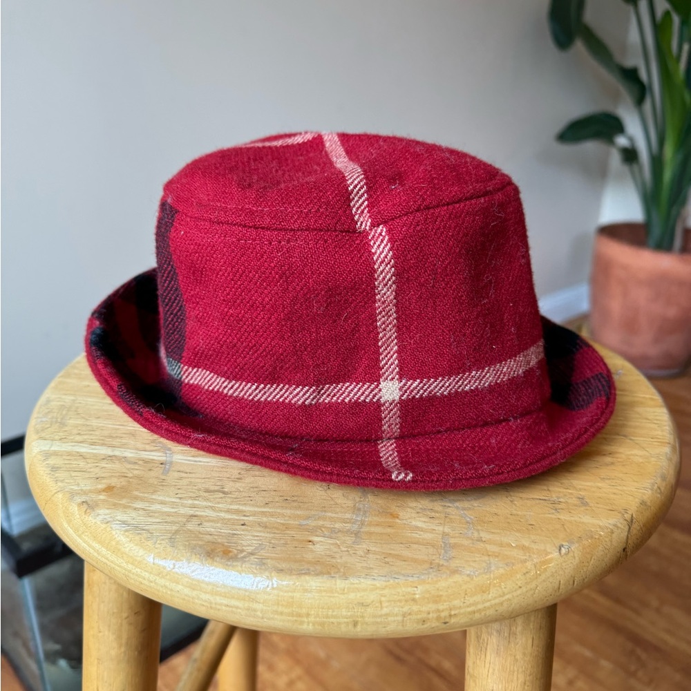 Burberry 100% wool bucket hat red
